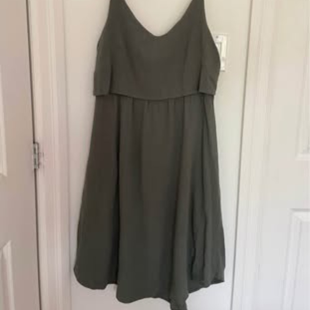 Cokluch linen dress in sage